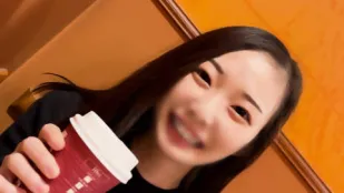 FC2PPV-3201985 笑容可愛的女孩