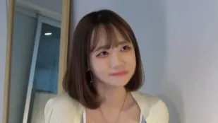 FC2PPV-4647381 如果幫助隔壁的苗條美女的話