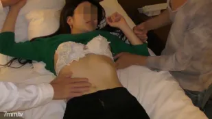 FC2PPV-1139002 私攝套裝銷售在羞辱中崩潰的太太自我被中年大叔雙棒直射精液完整版