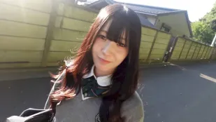 [無碼洩漏] FC2PPV-4112104 初次露臉拍攝正值渴望快快長大的年紀如天使般令人怦然心動的女高中生