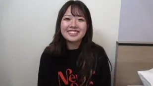 FC2PPV-3202067 豐滿海報女郎