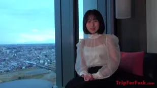 FC2PPV-3238169 純情的妻子第一次和丈夫以外的男人發生性關係
