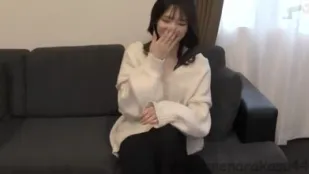 FC2PPV-3271998 美麗純真的少女被騙以為自己在拍模特兒照