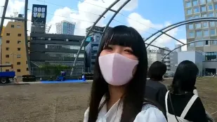 FC2PPV-3274693 十八歲處女首嘗車內亂交慘射失身
