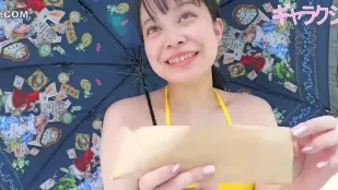 FC2PPV-4685185 少女夏日海灘首穿比基尼激戰遭射