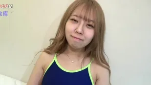 FC2PPV-4621788 初次露臉女優校服激戰開苞
