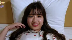 FC2PPV-3886843 睡衣入侵歲巨乳萌妹高潮痙攣