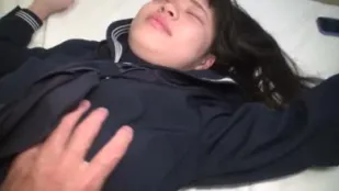 FC2PPV-4692217 黑長直水手服少女清純外表下的瘋狂高潮