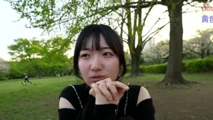 FC2PPV-4926279 處女歲初嘗性愛全程灌精潮噴