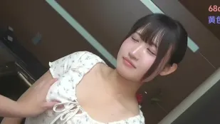 FC2PPV-4922593 天然小奶妹歌手首曝裸拍
