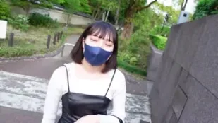 FC2PPV-4484174 因為是剛從鄉下出來的沒有家的第二天