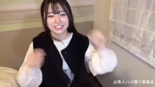 FC2PPV-3798312 胸部豐滿的高中女生進行認真的高潮性愛