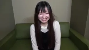 FC2PPV-3875377 一名看起來像業餘愛好者的長黑髮女子