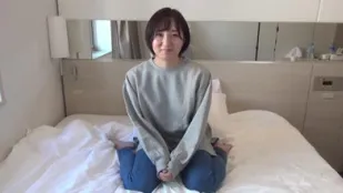 FC2PPV-3040657 清純的短髮美女