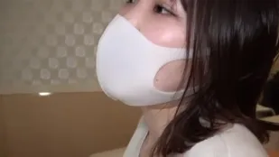 FC2PPV-2628185 豐滿的寵物店店員一夜約會