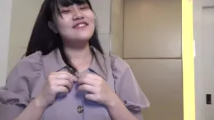 FC2PPV-1875825 濕透敏感的性感女孩