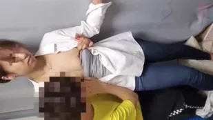 FC2PPV-1477563 一個已婚人妻喜歡被另一個男人操