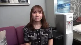 FC2PPV-4567390 居酒屋正經職員麻由美大量潮吹