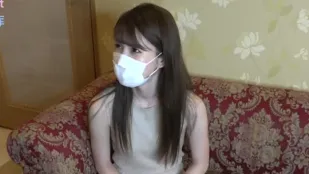 FC2PPV-1174357 超漂亮的服裝店員在拍攝過程中生生但在拍攝