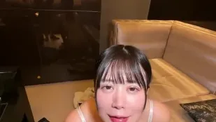FC2PPV-4848183 極限服務價碼露臉無中雪白大奶姐姐的纏綿口交挑戰以射精為賭注的遊戲懲罰全力以赴的滾動口交是升入天堂還是現場射精