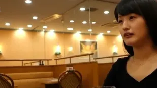 FC2PPV-1146311 背叛丈夫沉溺於與他人男性性愛的數學教師新妻在圈內處理性事角色無法逃脫被迫接受射精精液注入子宮的禁忌六人輪X之一